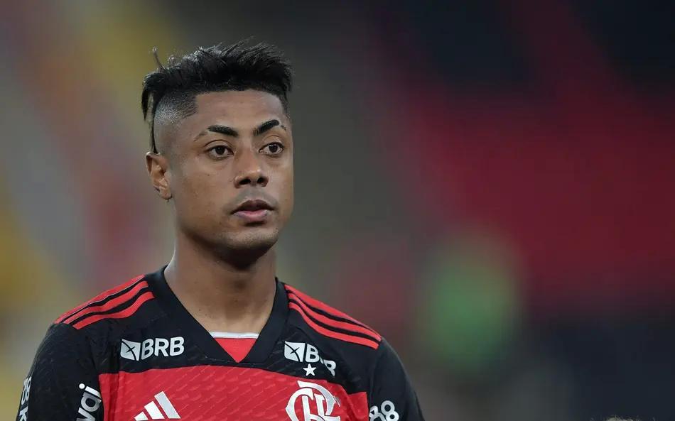 官方:弗拉门戈球员恩里克因涉嫌故意染黄被禁赛12场+罚款6万雷亚尔