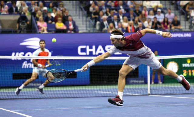 开云官网-阿尔卡拉斯美网首夺大满贯 强大发球能力助其逆转