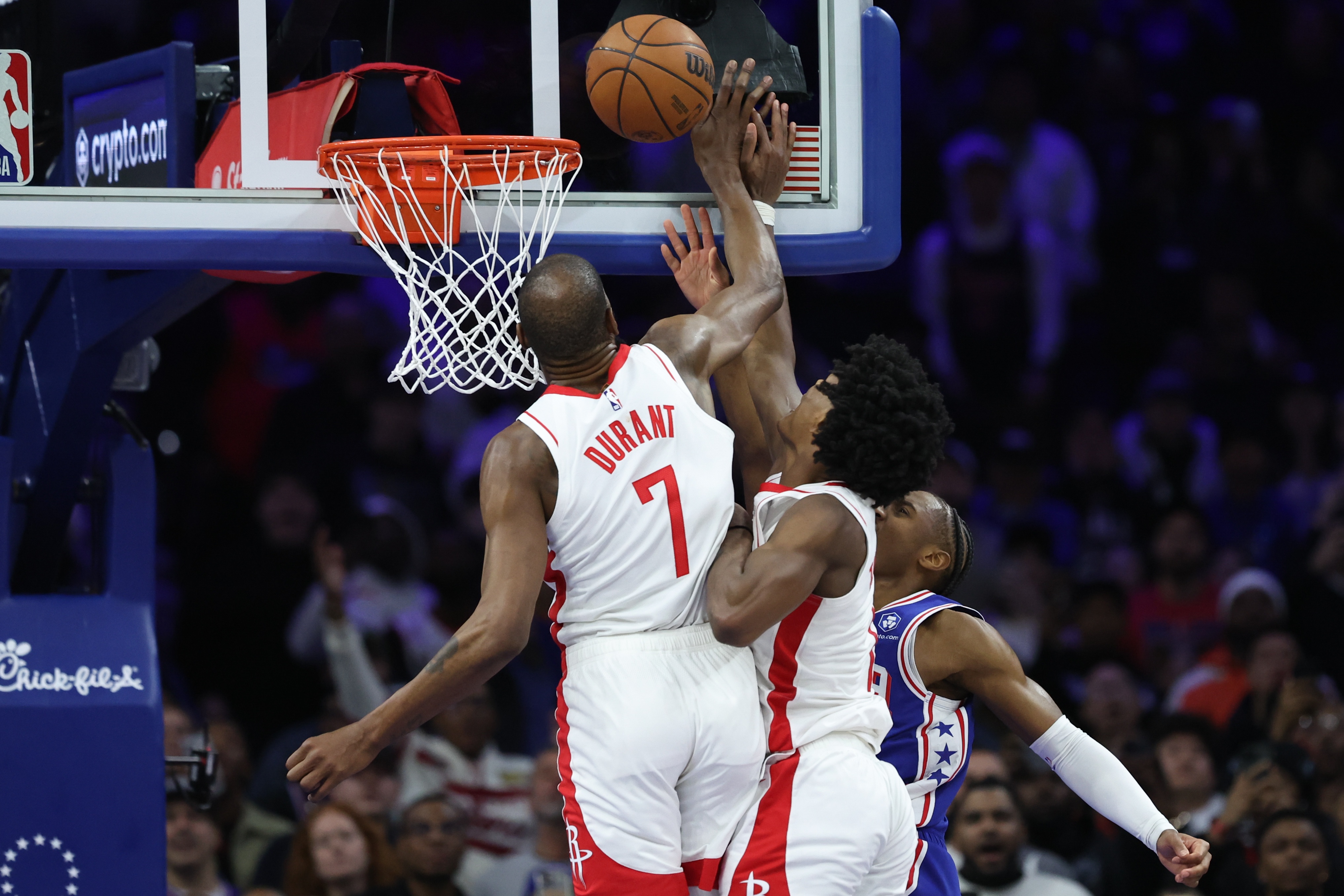 体育娱乐-丢掉一半罚球！因漏判逃过一劫 但基本功糟糕还是让火箭输掉比赛